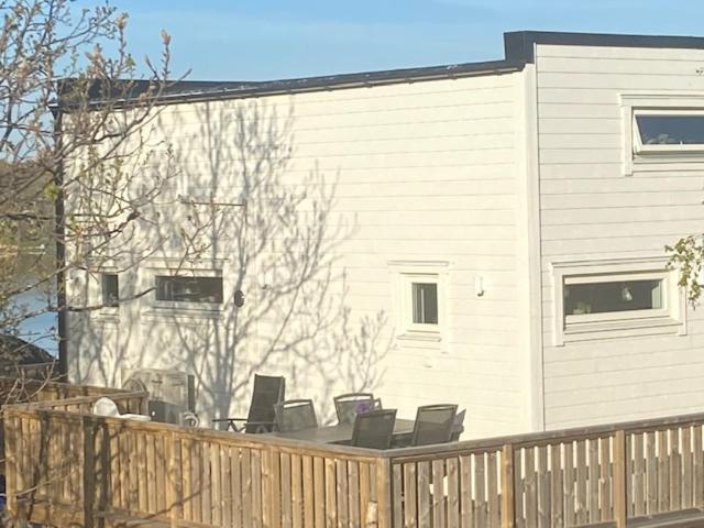 Mycket Trevlig Stuga Pa Braennoe Med Havsutsikt Branno Exterior foto